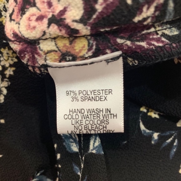 Gibson Tie Sleeve V-Neck Tunic - Picture 3 of 7